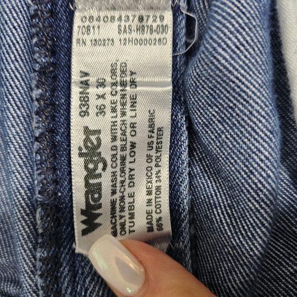 Wrangler Vintage Cut Off High Rise Jean Shorts Size 36 - Picture 4 of 5